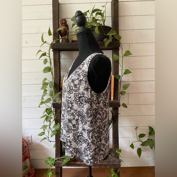 Express: Stained Glass Chic Women's Lace Blouse - Black and White - Picture 7 of 17